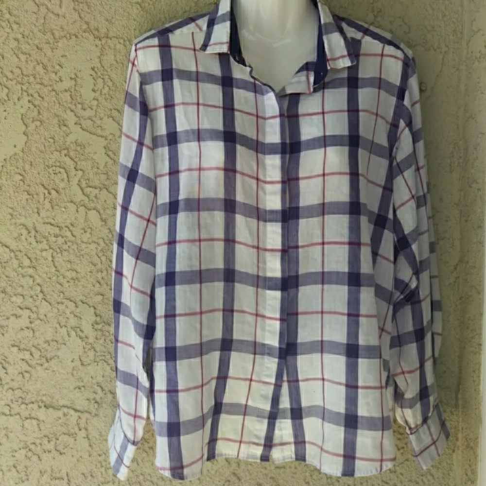 Exclusively Lord &Taylor collared button up and bu